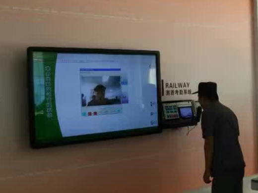 蓉城軌道交通，九測守安全